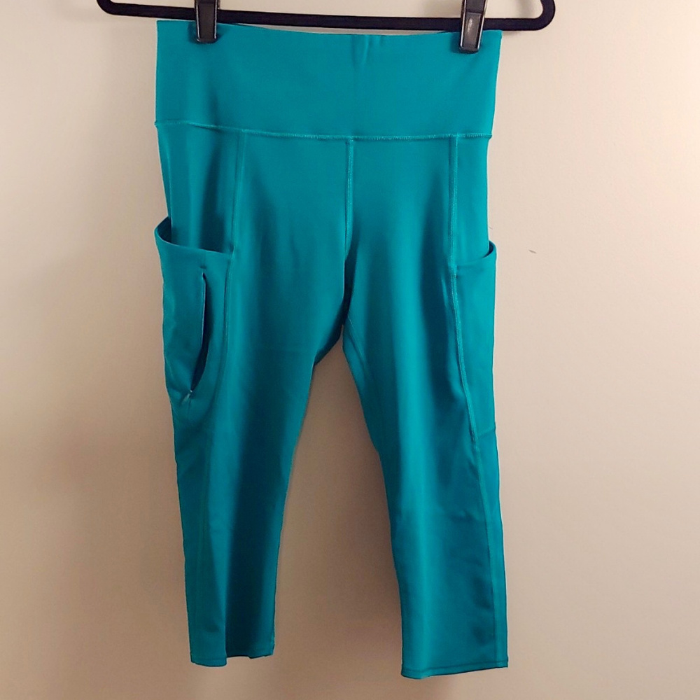 Athleta Dobby Knicker in Teal